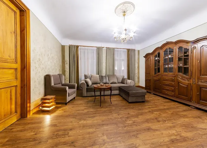 Ancient Storie\'S Ap 65Sqm Renovated Free Parking